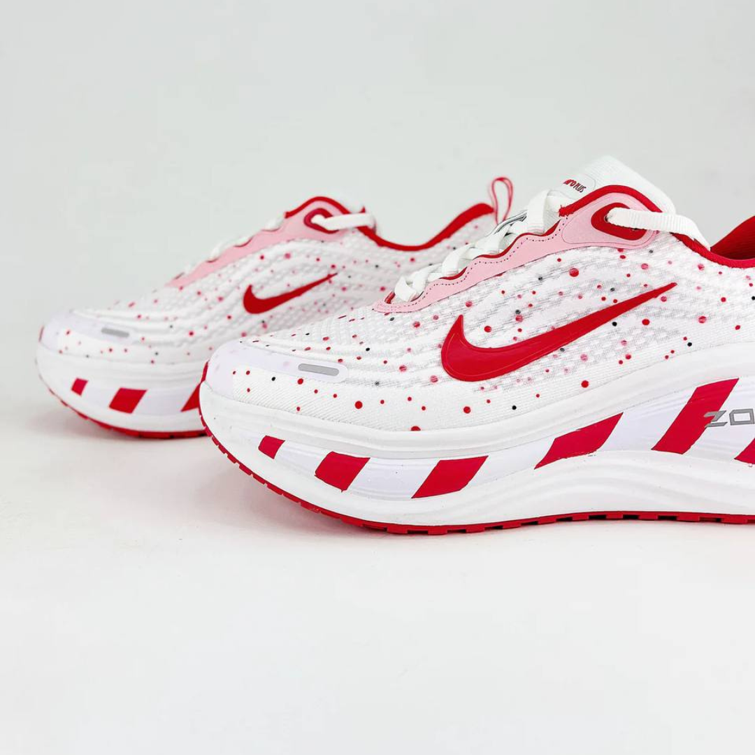 Nike Vomero Plus - Branco/Vermelho Carmim