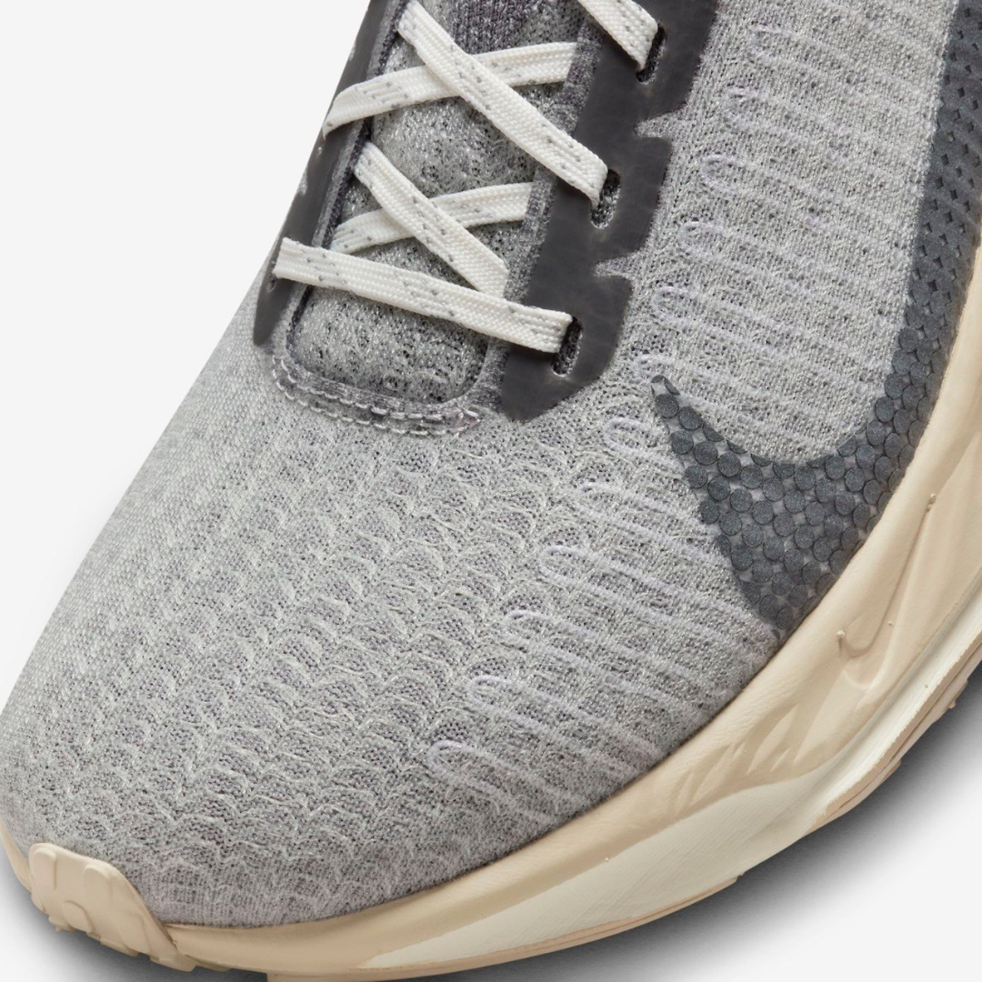 Nike Invincible Run 3 - Cinza/Preto