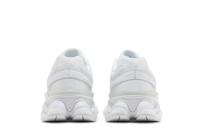 Tênis New Balance 9060 Triple White