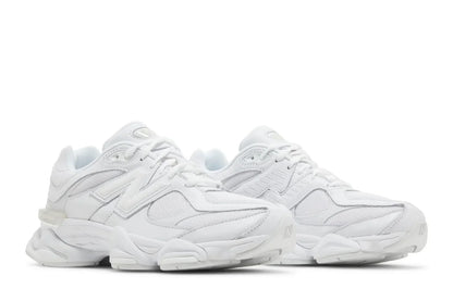 Tênis New Balance 9060 Triple White