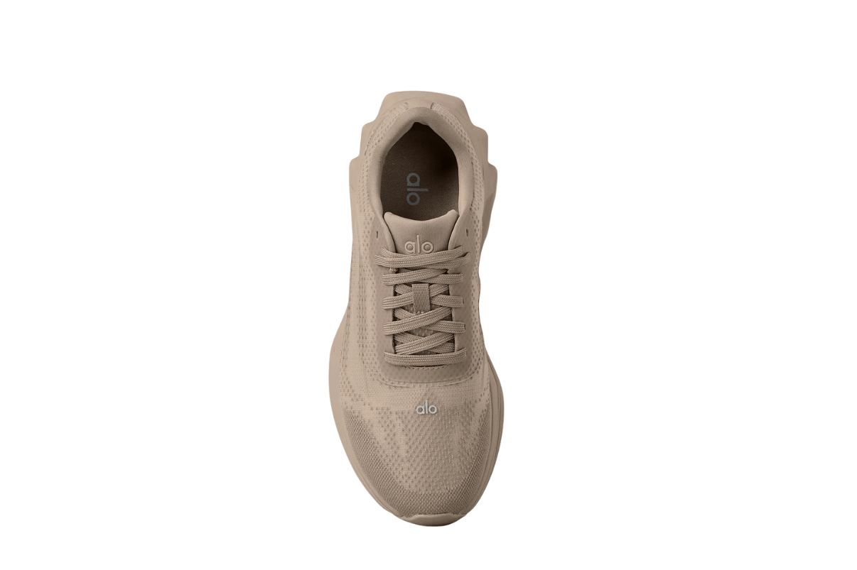 Tênis Alo Yoga ALO Runner Gravel Bege