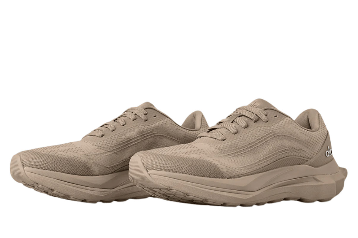 Tênis Alo Yoga ALO Runner Gravel Bege