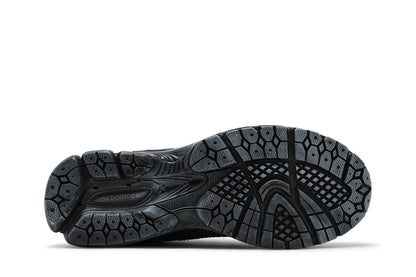 Tênis New Balance 2002R Protection Pack Phantom Cinza Camurça Mesh Preto