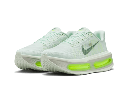 Vomero Premium Barely Volt Verde