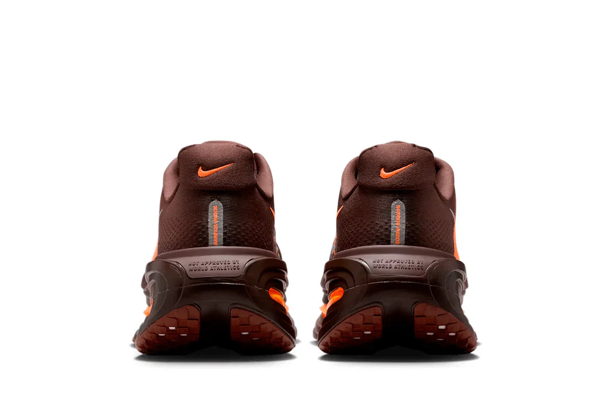 Nike Vomero Premium x Renegade x Cinnamon Marrom